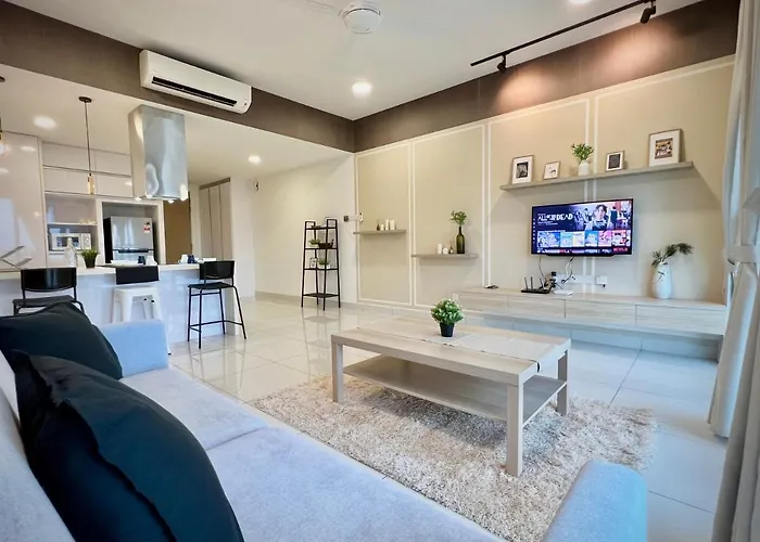 Royale Cottage Midvalley Netflix Pools 4 Pax